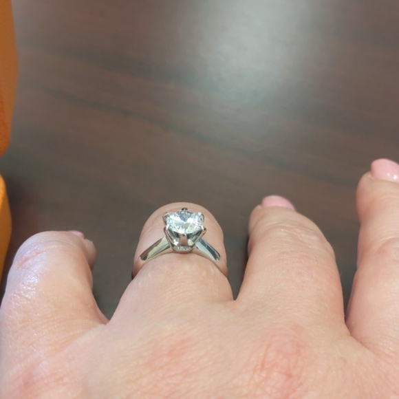 Diamond engagement ring - Picture 3 of 4